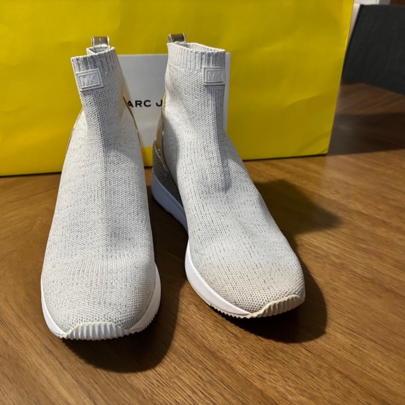 Michael Kors Skyler Embellished Metallic Stretch Knit Sock Sneaker Cream Size 10 - Picture 2 of 8